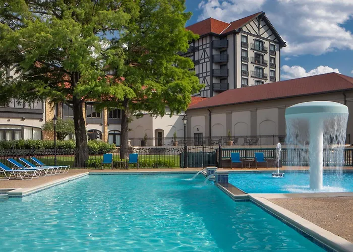 Sheraton Westport Lakeside Chalet
