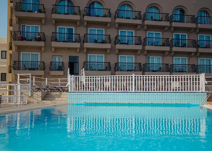 Gillieru Harbour Hotel
