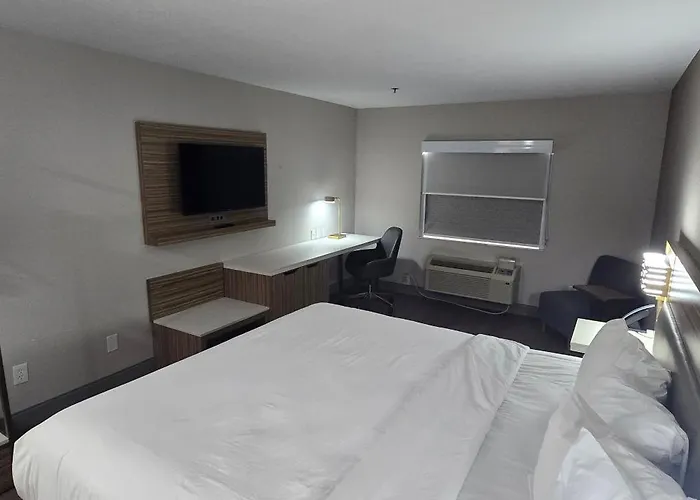Baymont Inn & Suites San Marcos