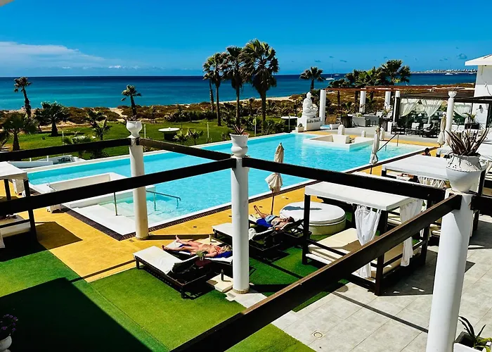 Hotel Livvo Budha Beach