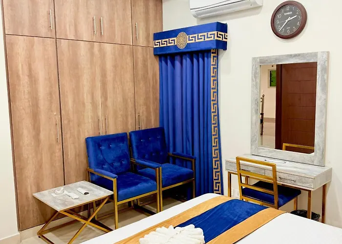 Pakeeza Hotel - Faisal Town