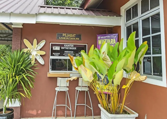 Oyo 90642 Twin Mutiara Chalet & Homestay