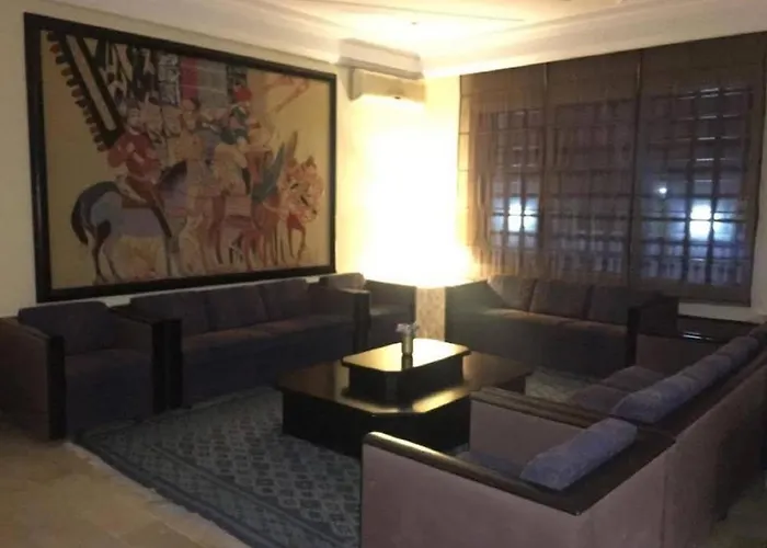 Corniche Hotel & Restaurant