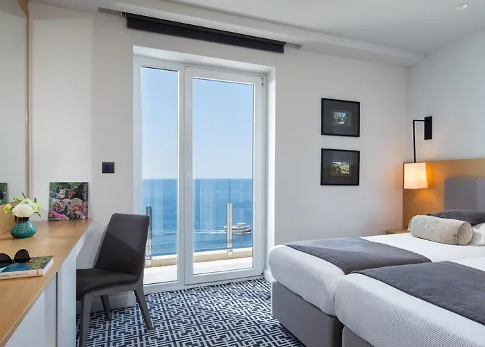 Royal Neptun Hotel