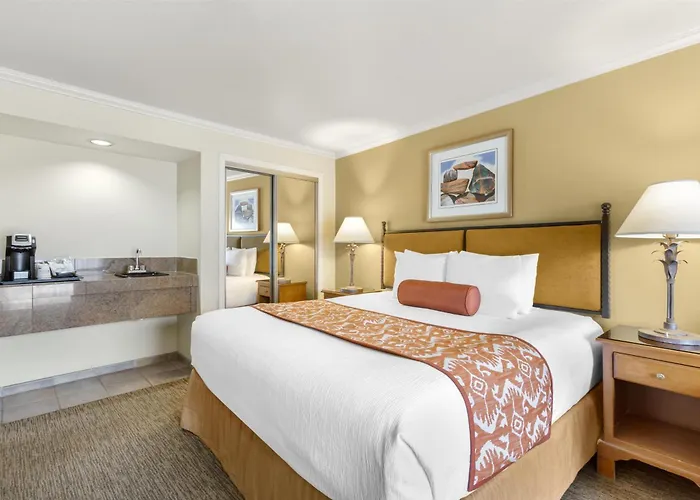 Best Western Plus Arroyo Roble Hotel & Creekside Villas