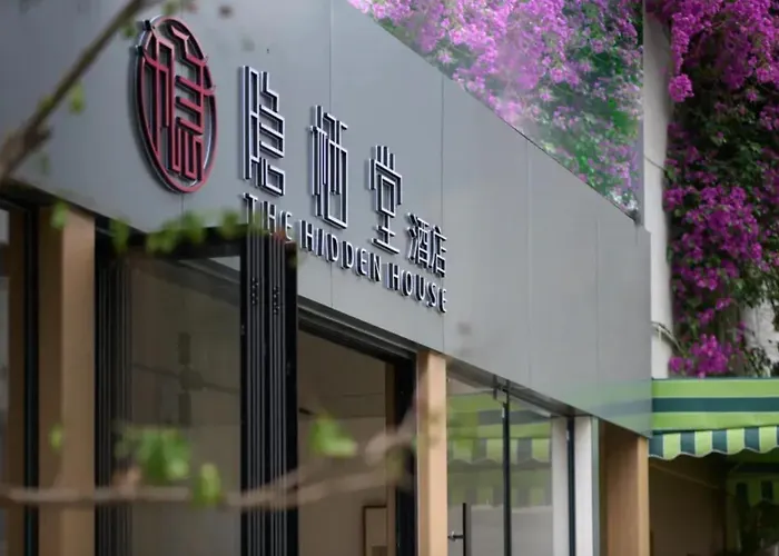 The Hidden House Aesthetic Life Courtyard Hotel Kuanzhai Alley People'S Park Subway Station Branch