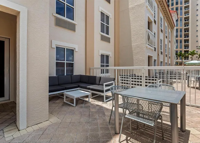 Hampton Inn & Suites St. Petersburg/Downtown
