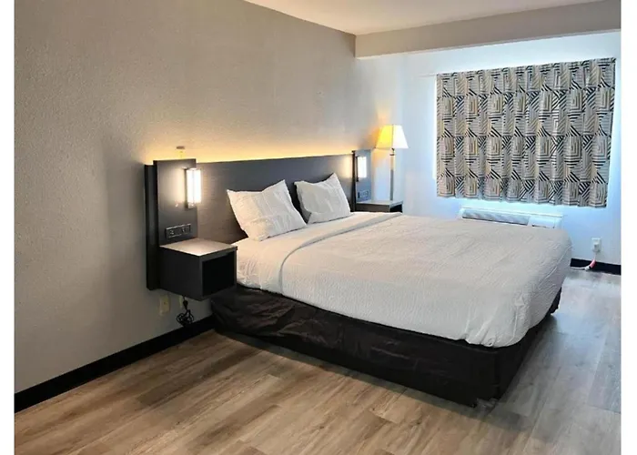 Studio 6 Suites Elkhart, In