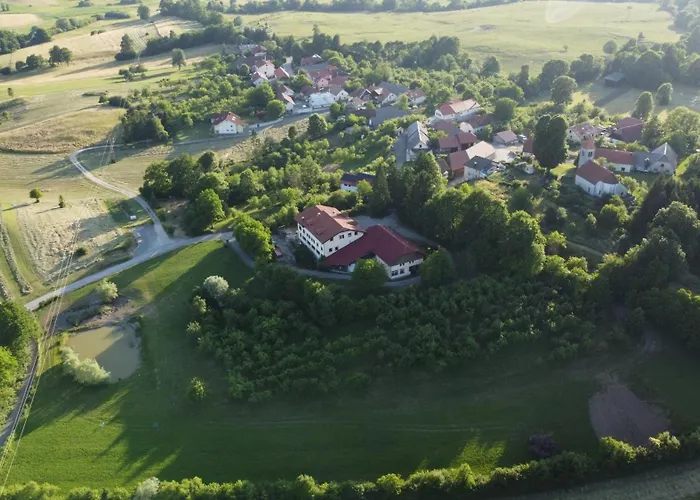 Green Escape Garni Hotel