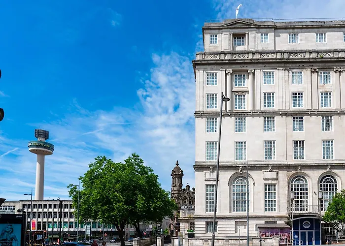 Adelphi Hotel