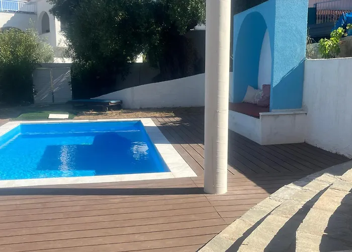 Villa Askamnia And Suites