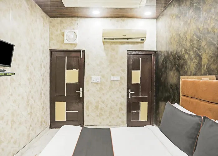 Hotel O Kashish Residency Near Model Town Metro Station