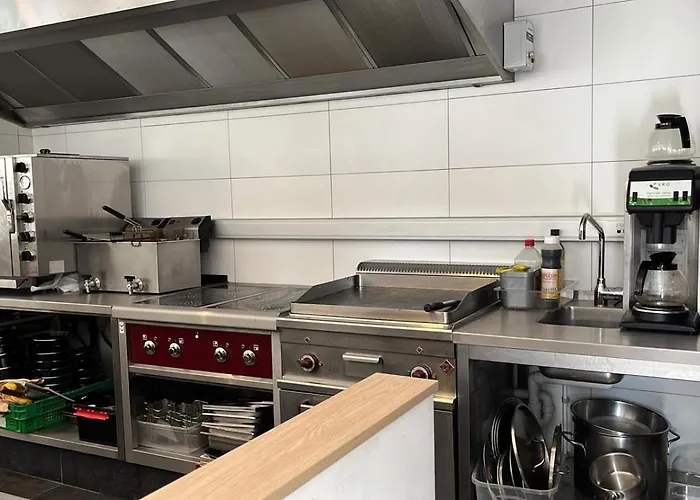 MAISON de VACANCES Bouillon 30 personnes