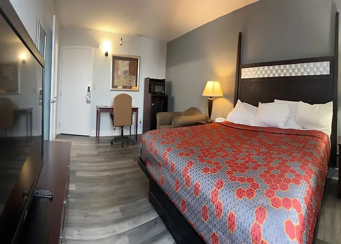 Coratel Inn And Suites By Jasper Roseville