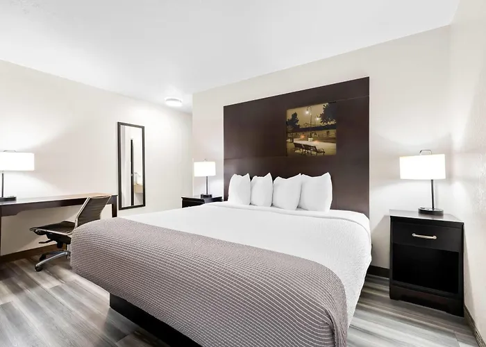 Super 8 By Wyndham La Crosse