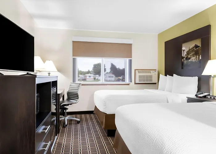 Super 8 By Wyndham La Crosse