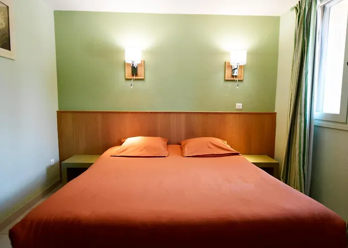 Le Mas Des Aigras - Hotel & Restaurant De Charme En Provence