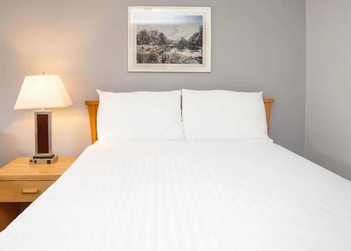 Coast Hinton Hotel