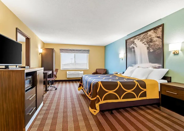 Super 8 By Wyndham Osseo Wi