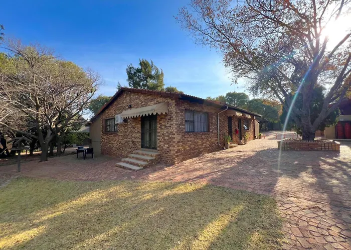 Protea Ridge Guest Cottages And Conference Centre