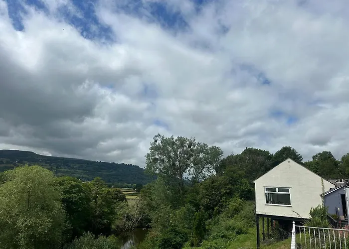 Roadhouse Llanwenarth