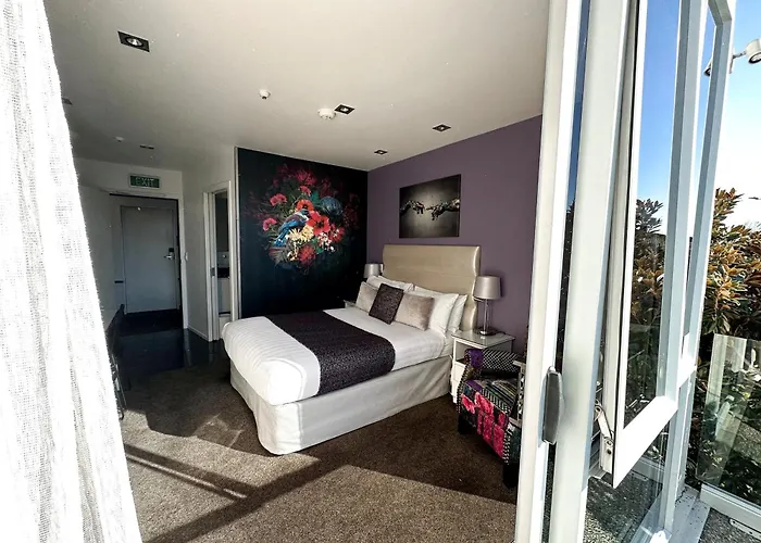 Tides Hotel