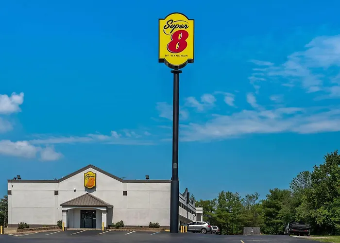 Super 8 By Wyndham Brownsburg