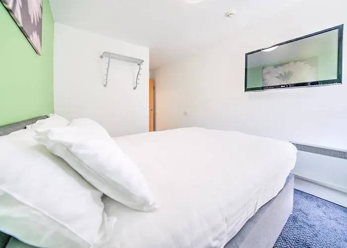 Go2 Gloucester Hotel By Oyo
