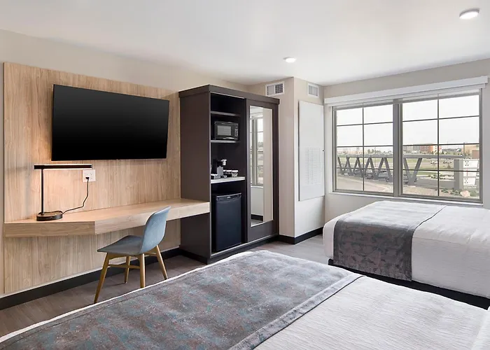 Clubhouse Hotel & Suites Rapid City