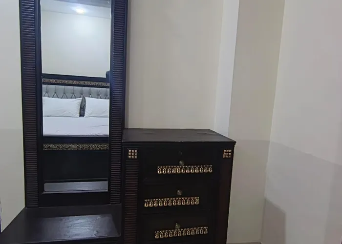 Hotel Lavish G-12