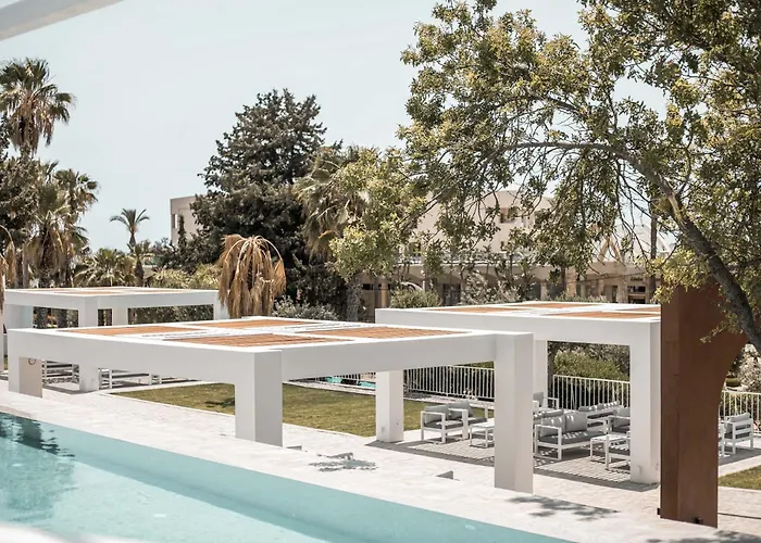 Aiora Aqua Resort