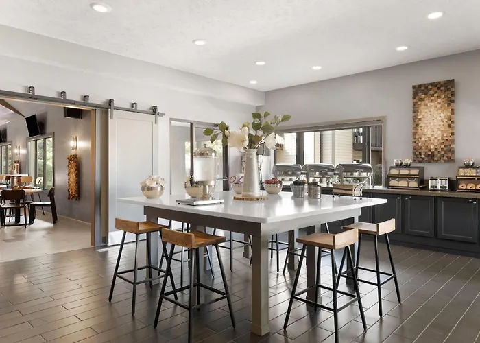 Eastland Suites Hotel & Conference Ctr, Trademark By Wyndham
