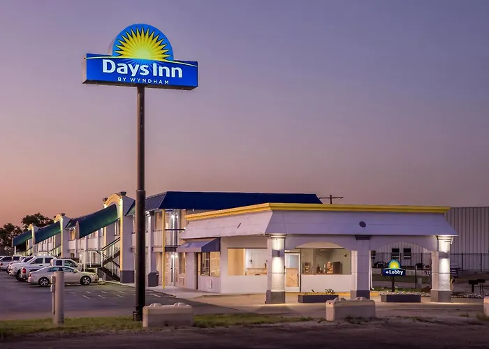 Days Inn By Wyndham Salina South