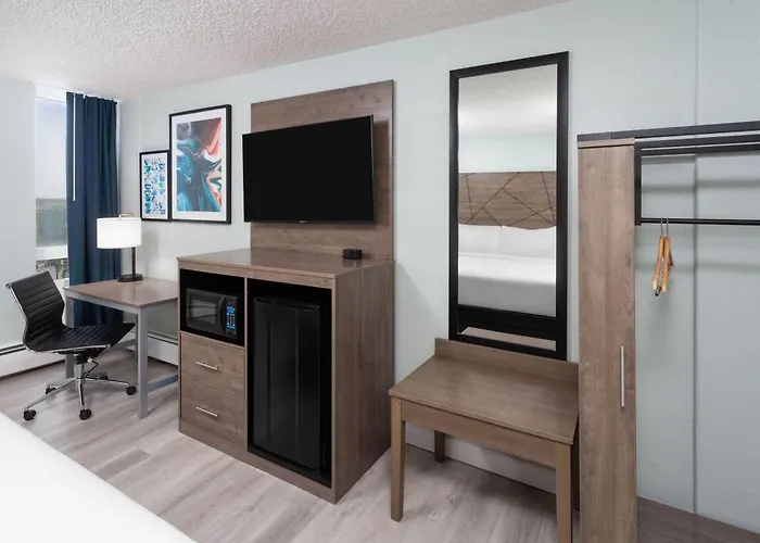 Wingate By Wyndham Sheboygan Hotel