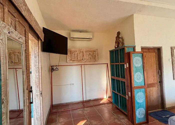 Mango 5 Hotel