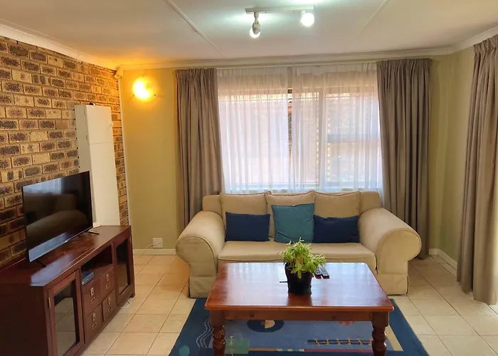 Protea Ridge Guest Cottages And Conference Centre