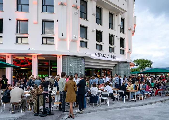 Bizipoz Hotel