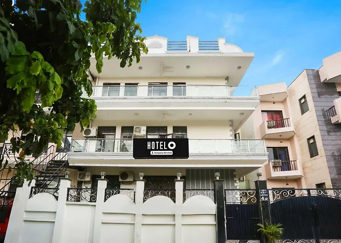 Hotel O Sector 45 Near Huda Metro Station