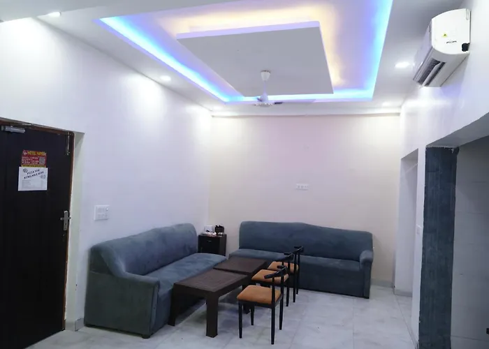 Mayur Hotel Near Imt College, Faridabad