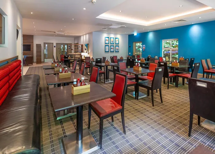 Holiday Inn Express Taunton East By Ihg
