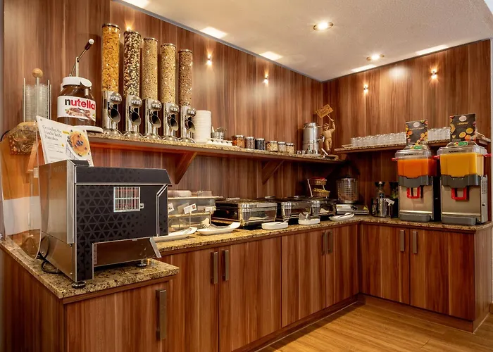 Tiptop Hotel Burgschmiet Garni