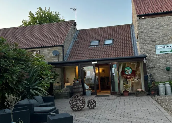 Cottage Lea'S Country Hotel & Restaurant