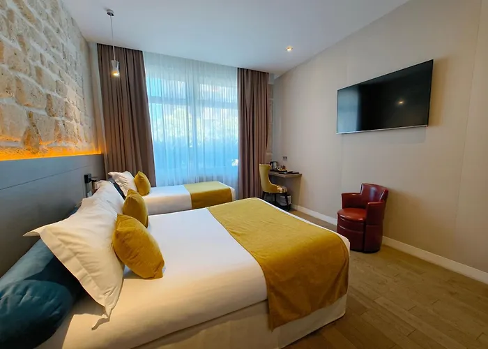 Familia Hotel Paris