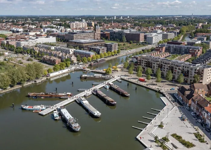 Bateau Peniche Au Coeur De Lille