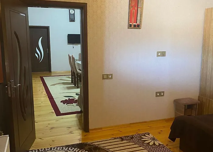 Khazri Qonaq evi / Guest House