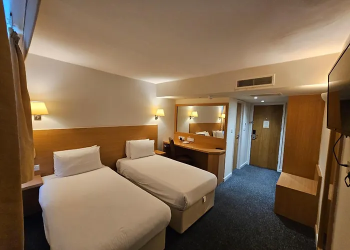 Oyo The Luton Hotel