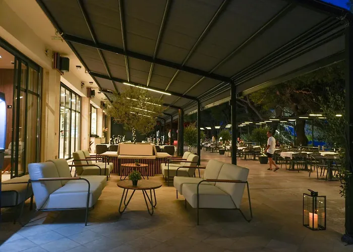 Zlatni Rat Beach Resort