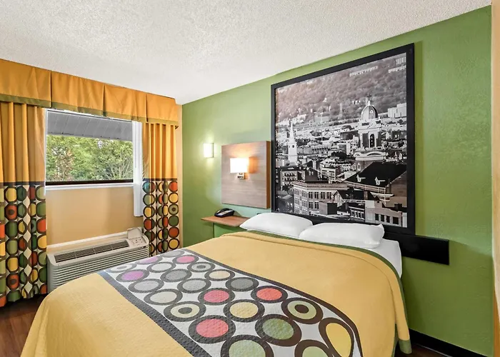Super 8 By Wyndham Cincinnati-Springdale Oh