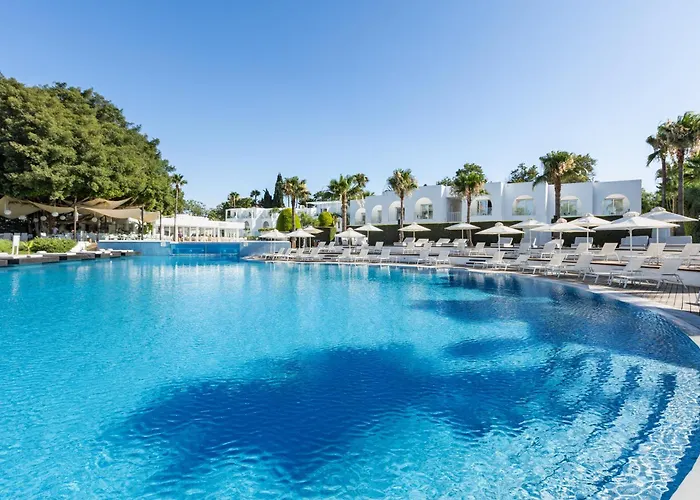 So White Beach Resort Ayía Nápa