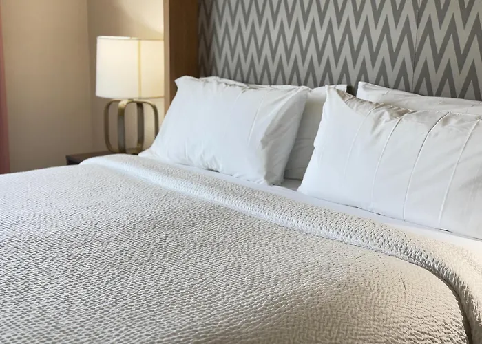 Holiday Inn & Suites - Fayetteville W-Fort Bragg Area By Ihg